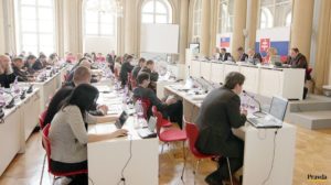 Azda prvé neprelomené veto za posledné roky v bratislavskom parlamente. Netradičná zmena názorov priniesla matovú pozíciu pre Dúbravku.